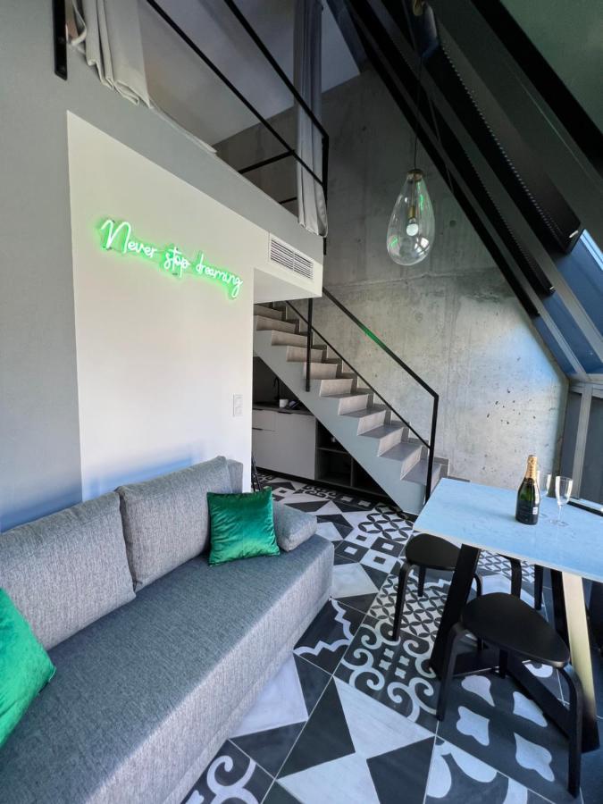 Neon Apartments Σόποτ Εξωτερικό φωτογραφία