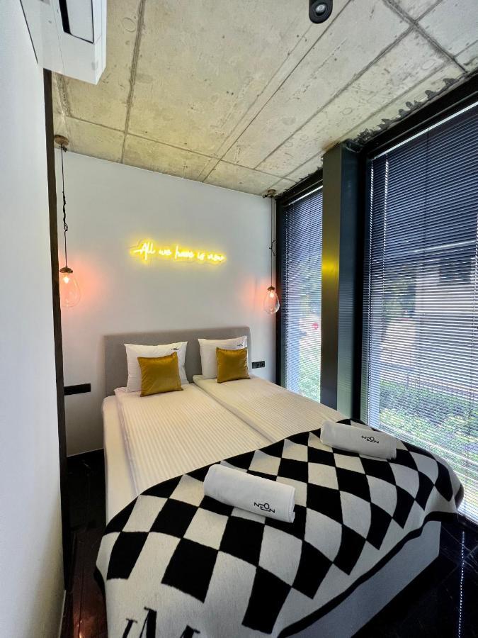 Neon Apartments Σόποτ Εξωτερικό φωτογραφία