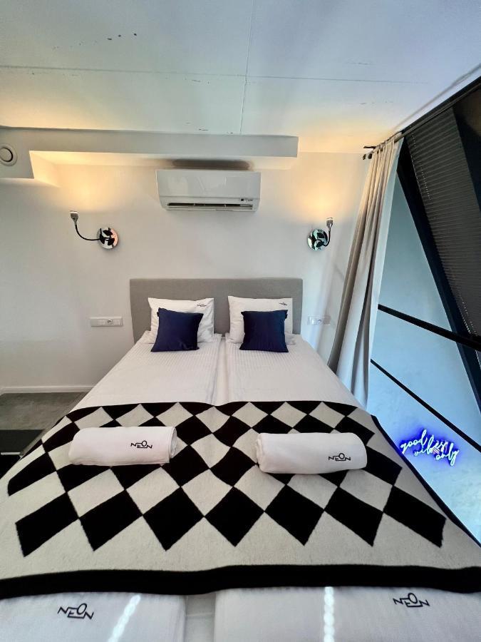 Neon Apartments Σόποτ Εξωτερικό φωτογραφία