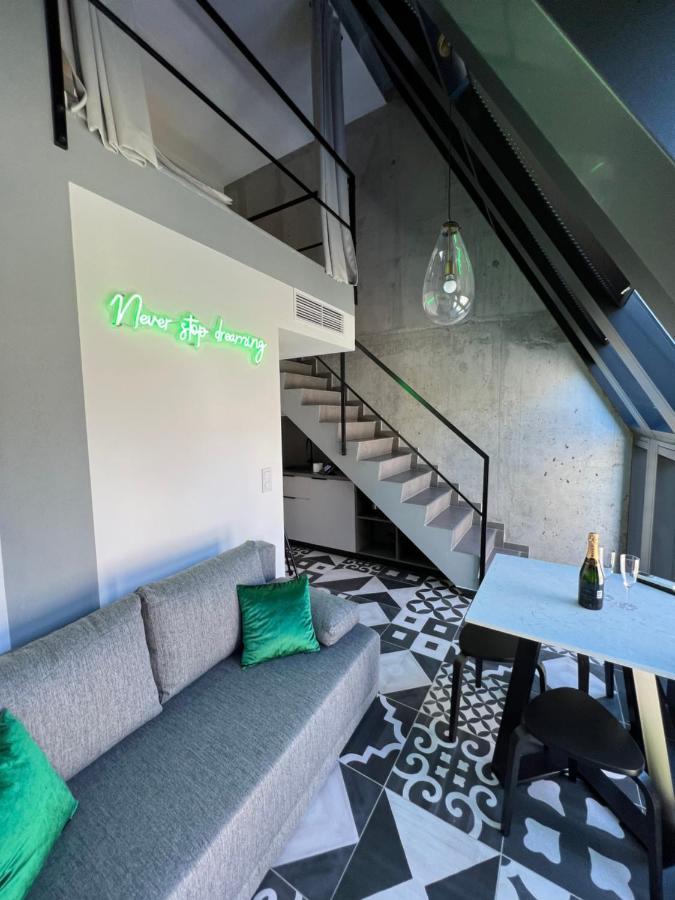 Neon Apartments Σόποτ Εξωτερικό φωτογραφία